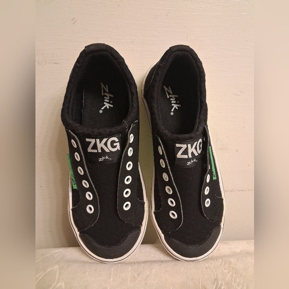 Zhik Black Sneakers, Neoprene Men size 6, 6.5 inches inside. No lace required